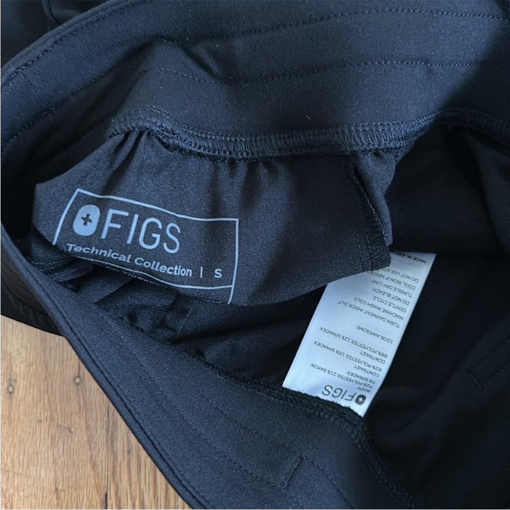Figs, New Black Joggers - Small - Picture 3 of 4